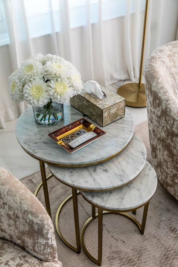 Smart Renovation Design & Fit-Out Company in Dubai presents Jumeirah Park beautiful living room with interior design and decor.