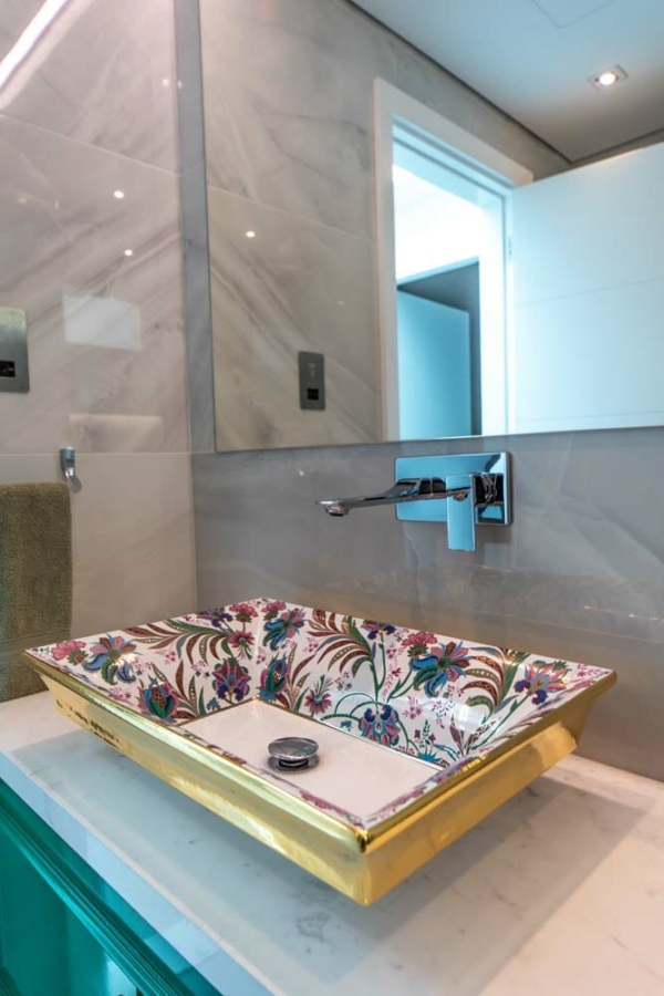 Smart Renovation Design & Fit-Out Company in Dubai presents Jumeirah Park beautiful powder room renovation.