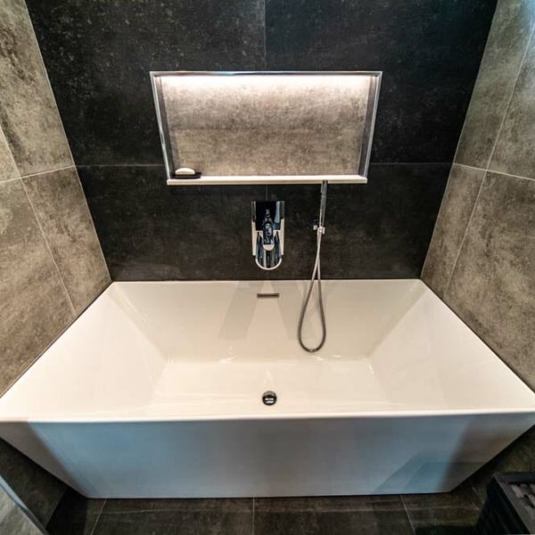 Smart Renovation Design & Fit-Out Company in Dubai presents Jumeirah Park Villa bathroom renovation.