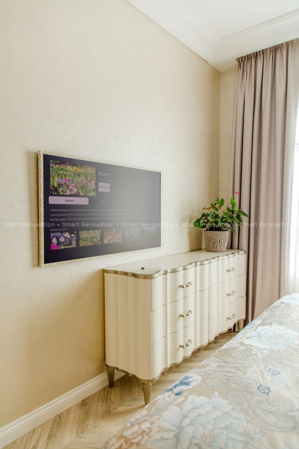 Smart Renovation Design & Fit-Out Company in Dubai presents Shoreline Apartment with beautiful master bedroom with interior design and decor.