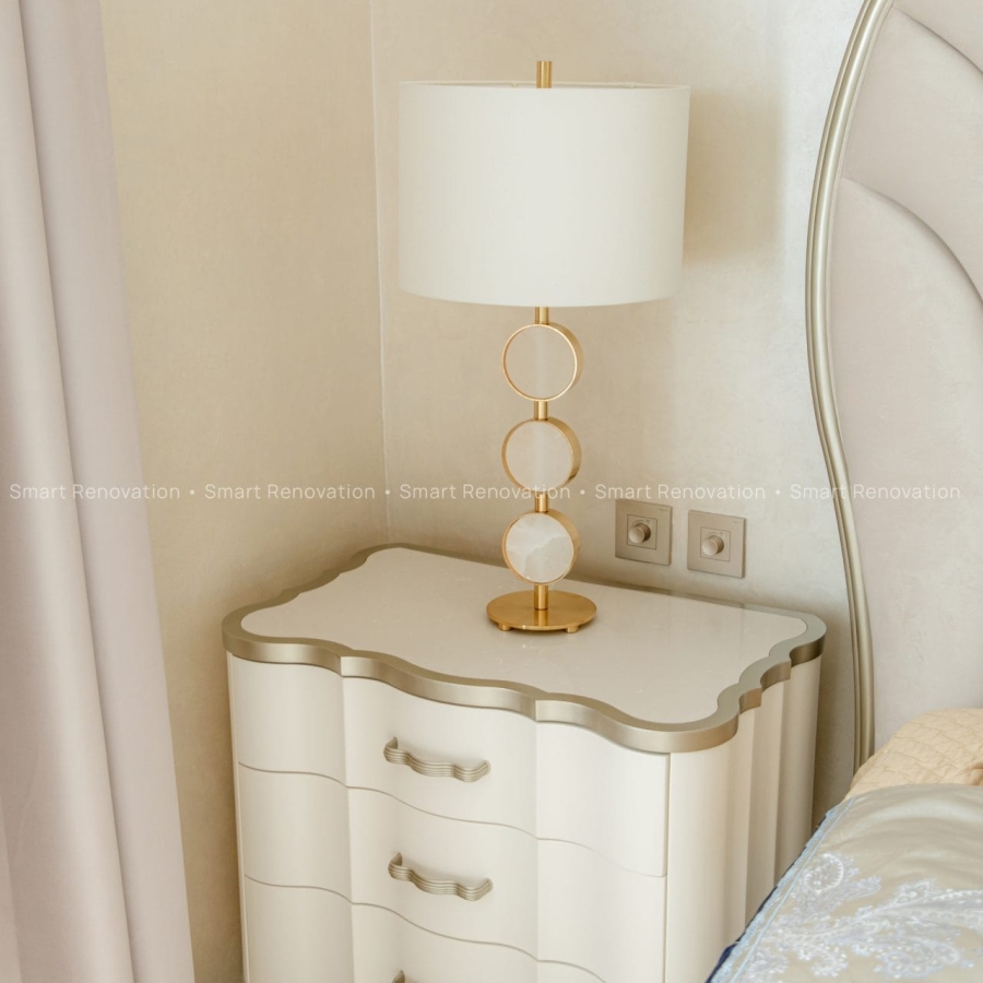 Smart Renovation Design & Fit-Out Company in Dubai presents Shoreline Apartment with beautiful master bedroom with interior design and decor.