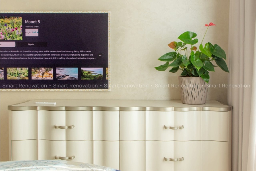 Smart Renovation Design & Fit-Out Company in Dubai presents Shoreline Apartment with beautiful master bedroom with interior design and decor.