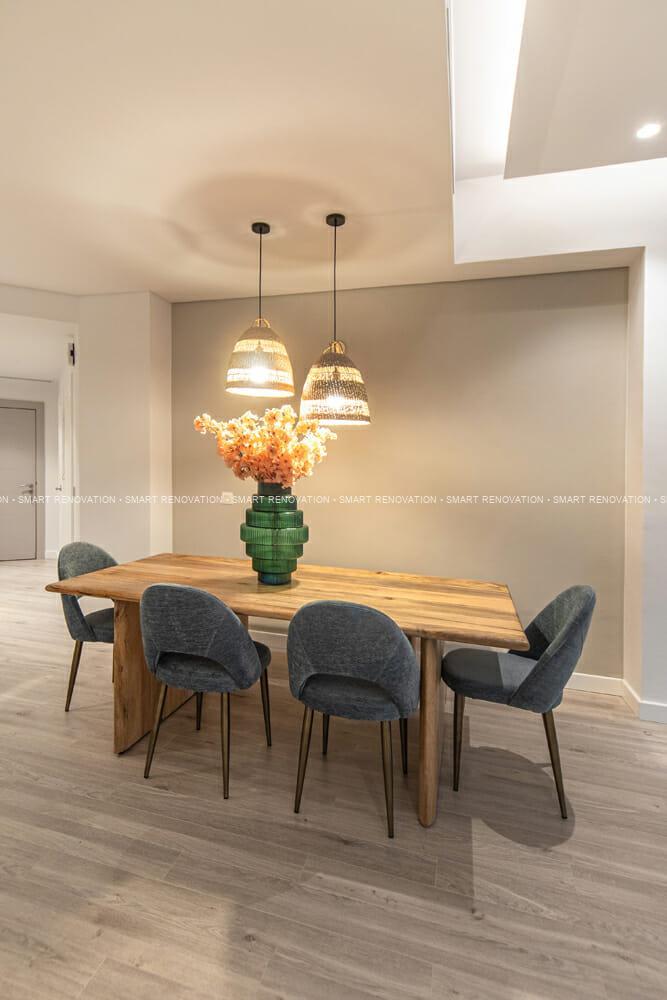 Smart Renovation Design & Fit-Out Company in Dubai presents Shoreline Apartment beautiful dining room.
