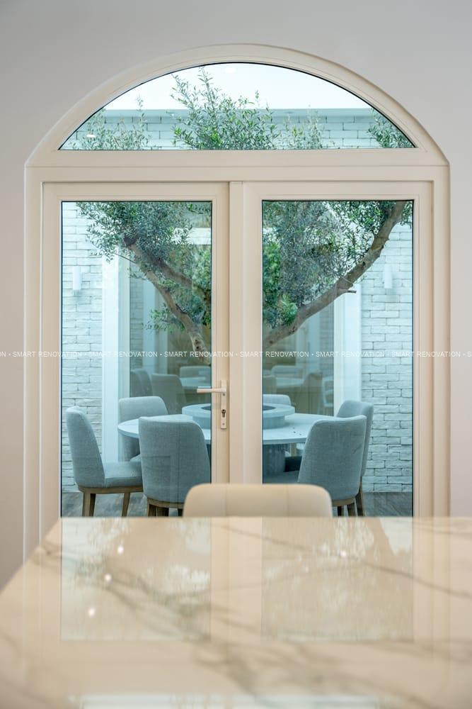 Smart Renovation Design & Fit-Out Company in Dubai presents beautiful Hollywood Villa kitchen renovation.