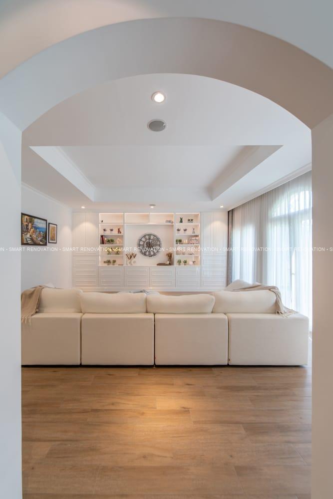 Smart Renovation Design & Fit-Out Company in Dubai presents beautiful Hollywood Villa living room renovation.