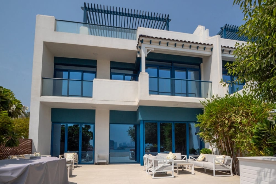 Smart Renovation Design & Fit-Out Company in Dubai presents beautiful Palma Residence villa renovation.