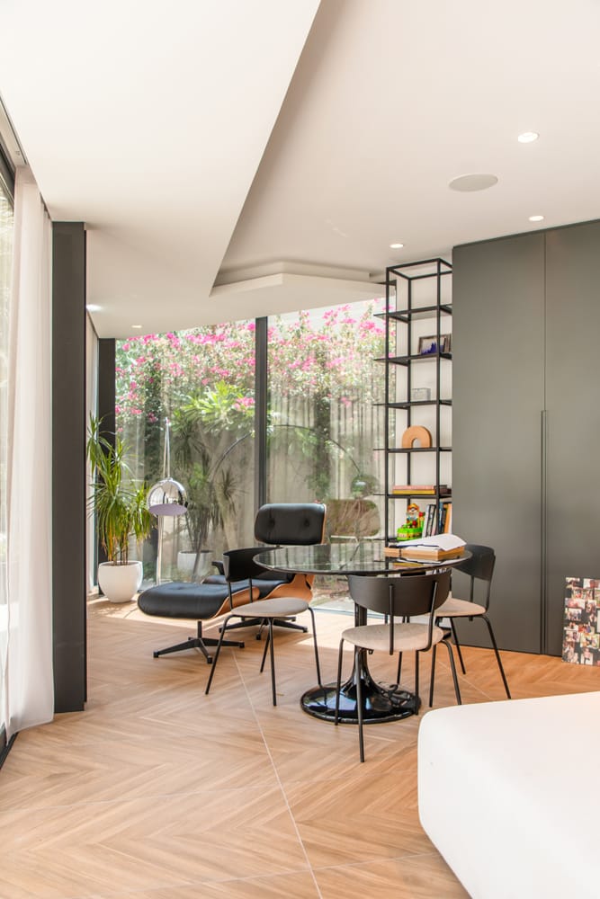 Smart Renovation Design & Fit-Out Company in Dubai presents beautiful Sao Paolo villa renovation.