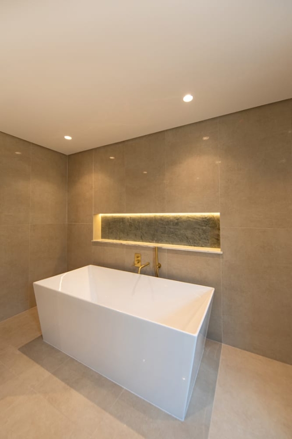 Smart Renovation Design & Fit-Out Company in Dubai presents The Silk Road villa bathroom renovation.