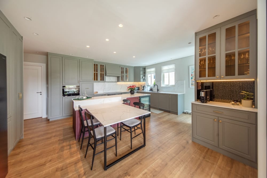 Smart Renovation Design & Fit-Out Company in Dubai presents The Silk Road beautiful kitchen renovation.