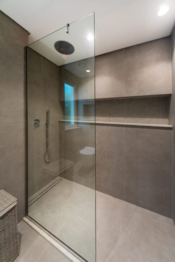 Smart Renovation Design & Fit-Out Company in Dubai presents beautiful Silk Road Villa bathroom renovation.