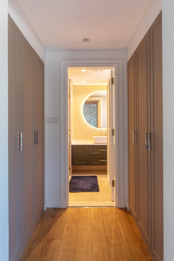 Smart Renovation Design & Fit-Out Company in Dubai presents beautiful Silk Road Villa bathroom renovation.